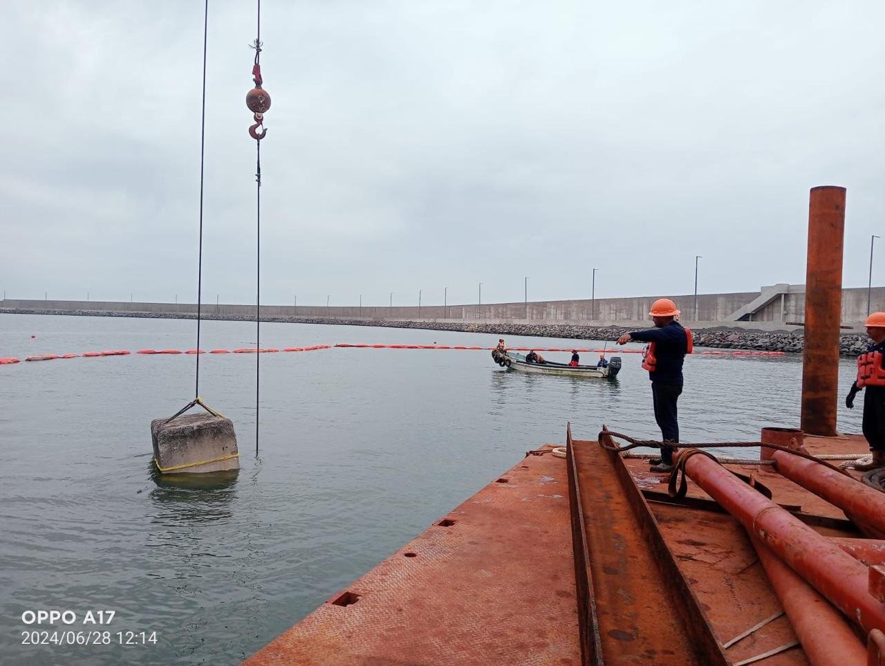 Buceo industrial en operación