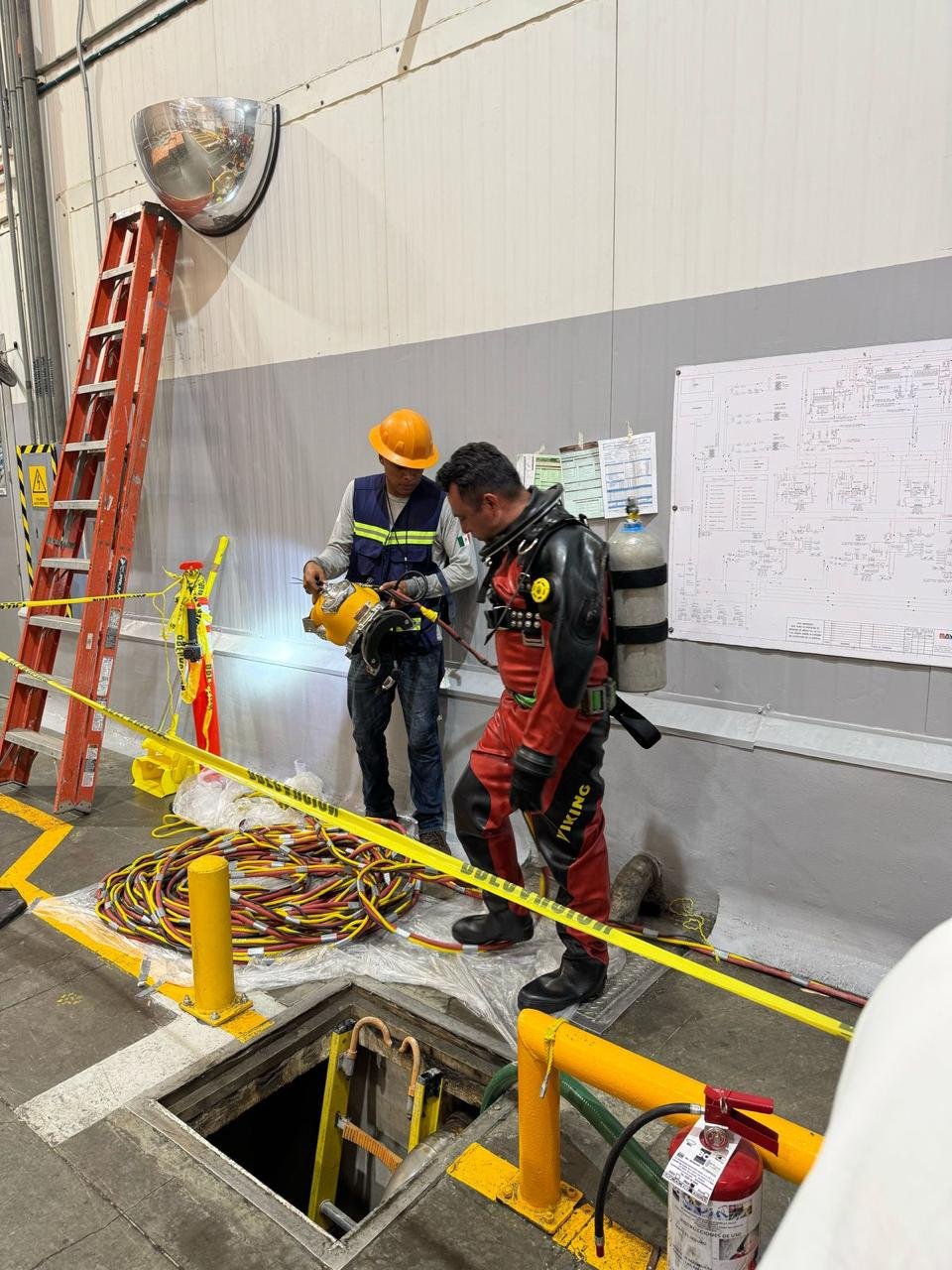 Buceo comercial en tanque industrial